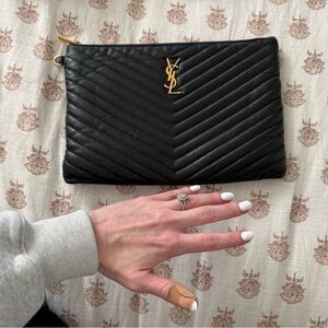 Saint Laurent YSL BLACK CALFSKIN LEATHER
Quilted Leather Monogam Wristlet